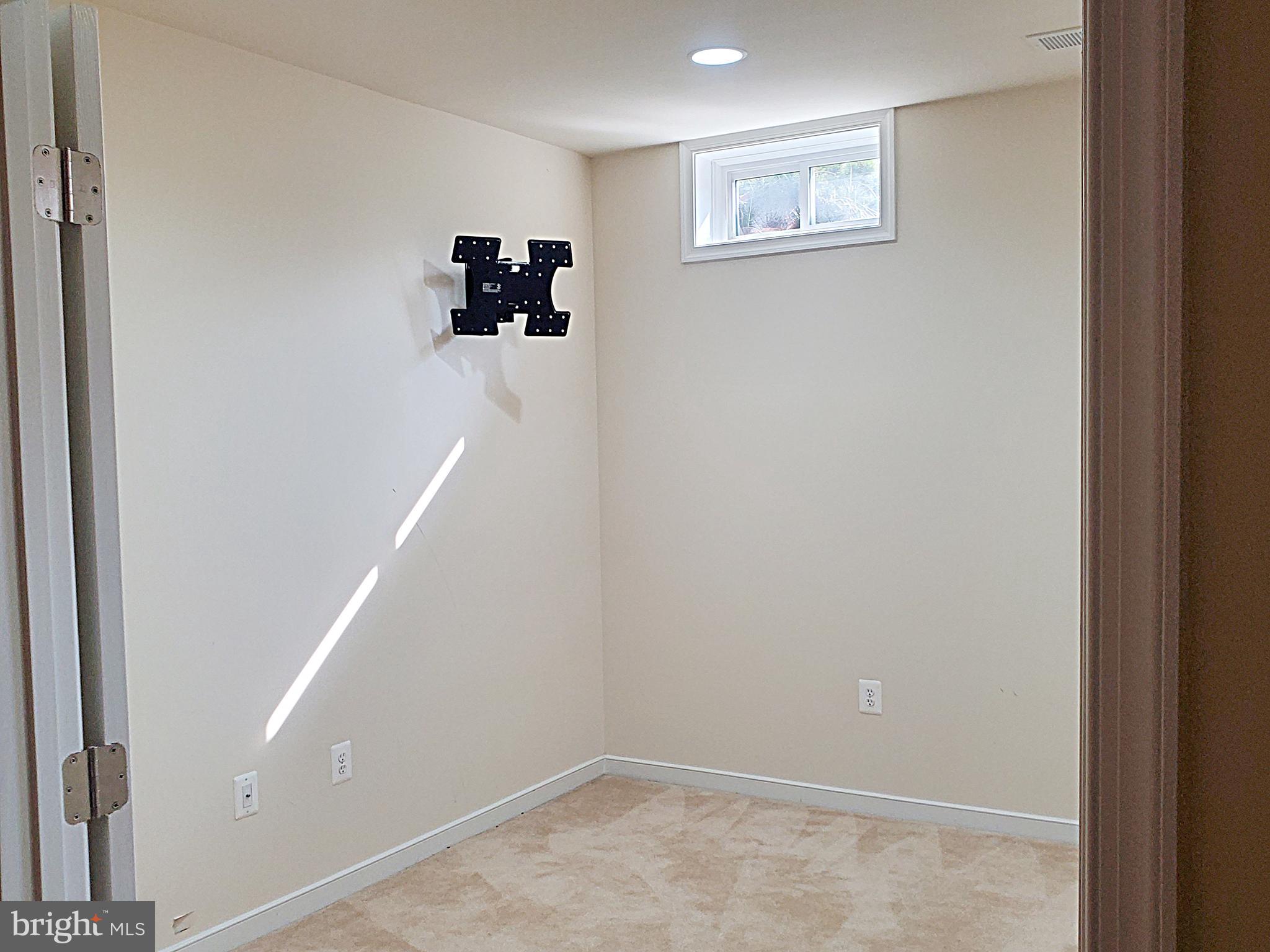 HILLS OF AQUIA - Residential