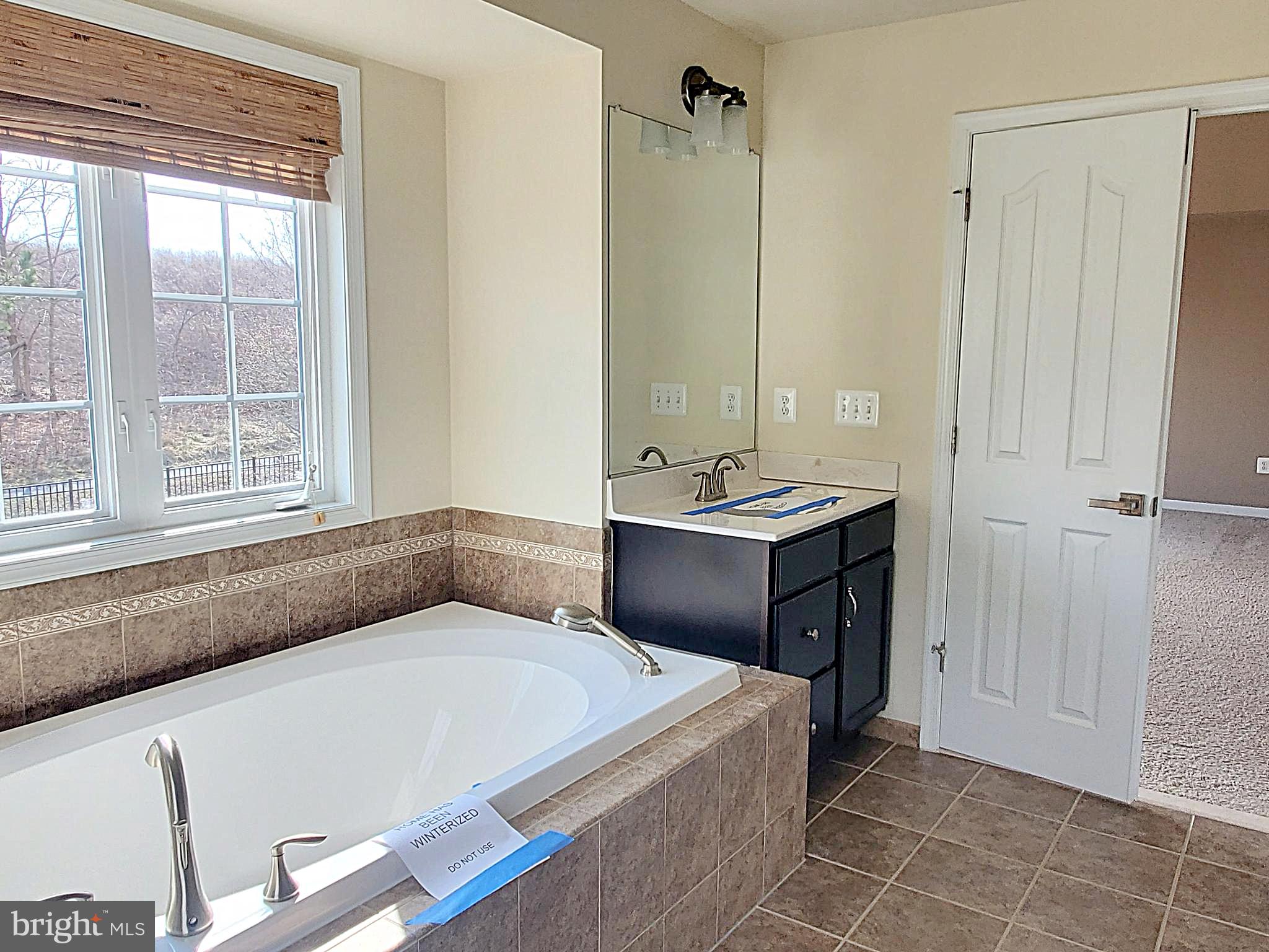 HILLS OF AQUIA - Residential