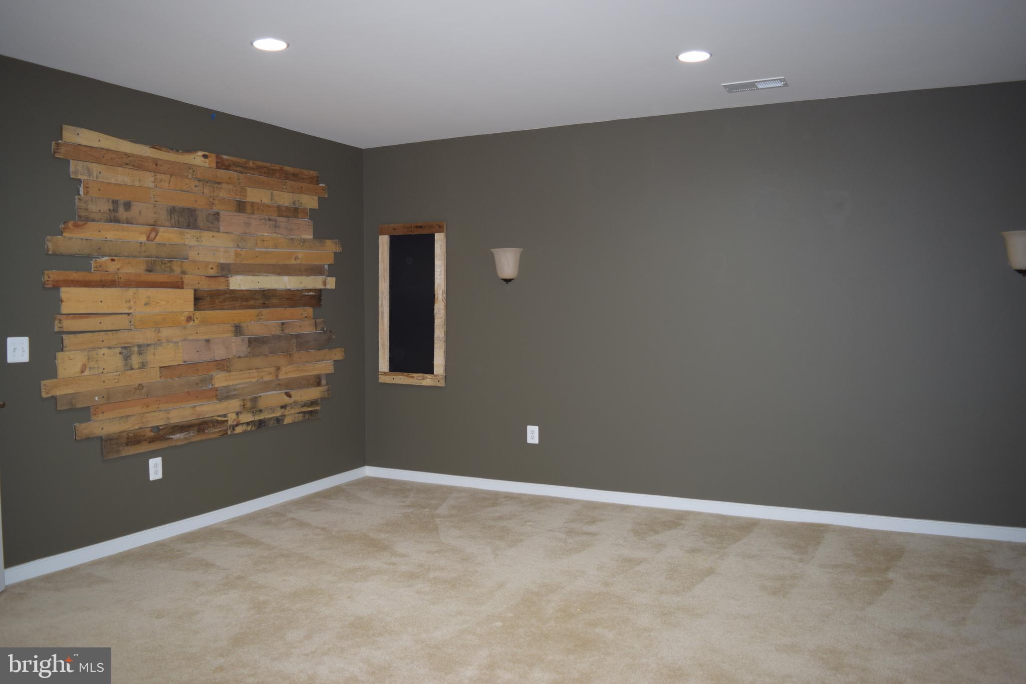 HILLS OF AQUIA - Residential