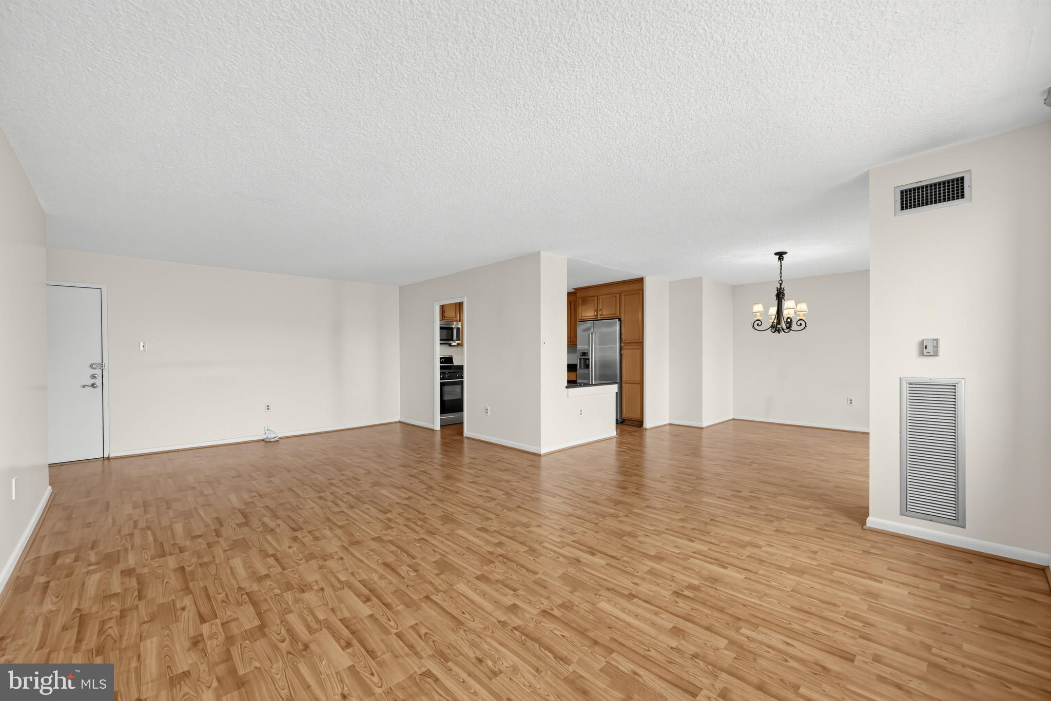 1840 FRONTAGE E 1401