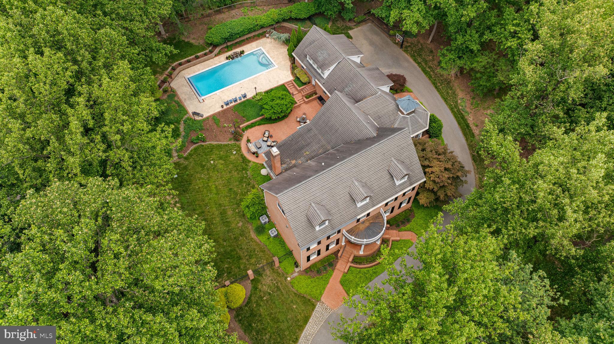 1102 WESTWICKE LANE