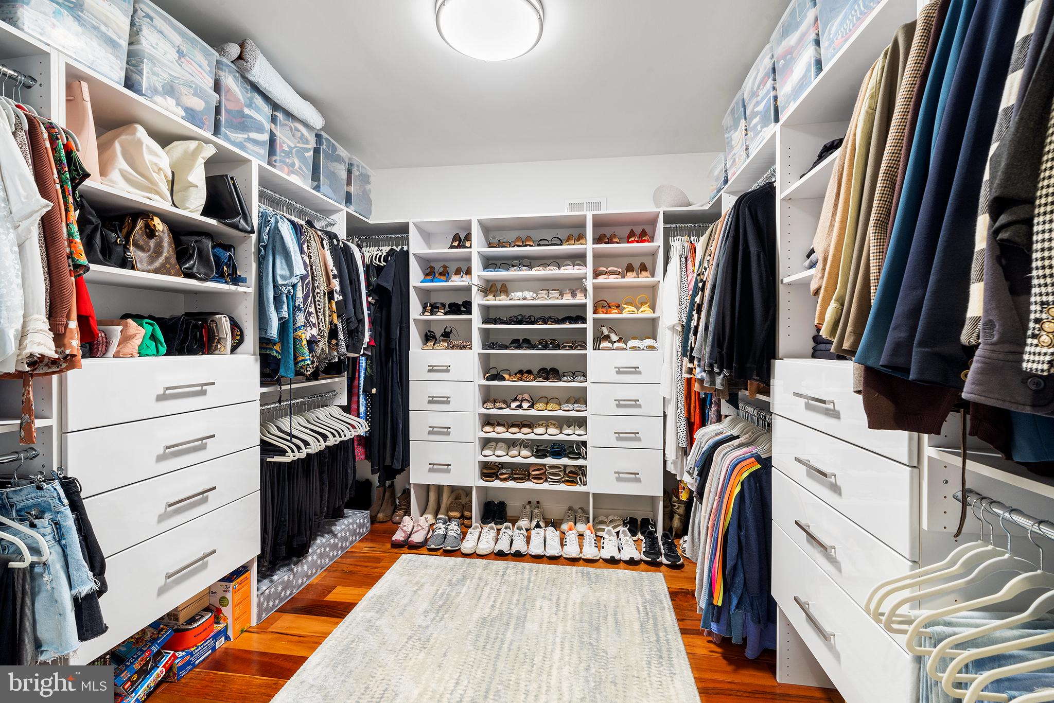 BELLA VISTA - Residential