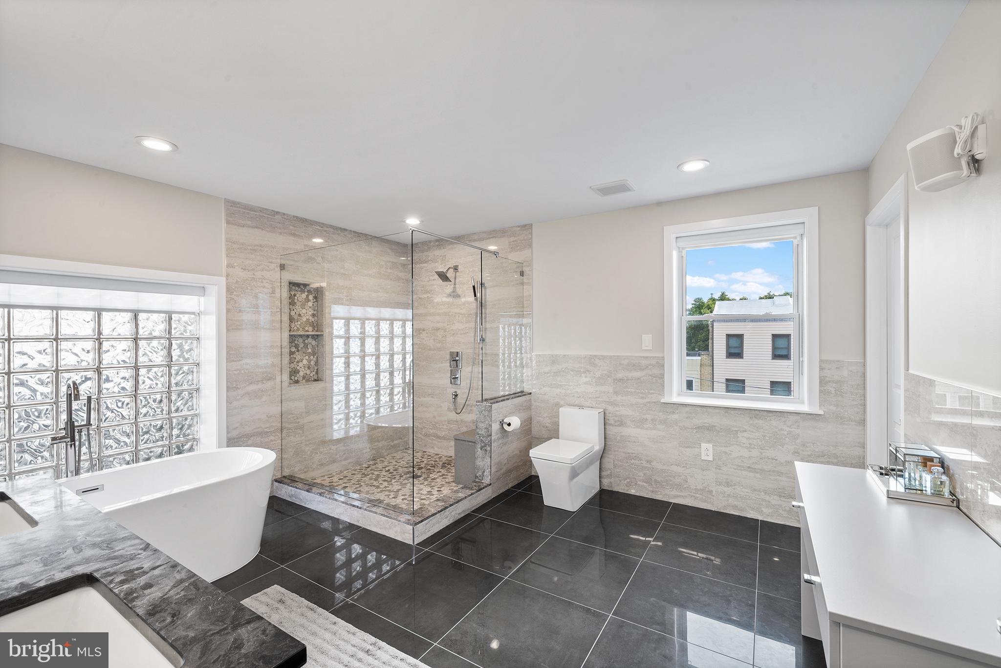 BELLA VISTA - Residential