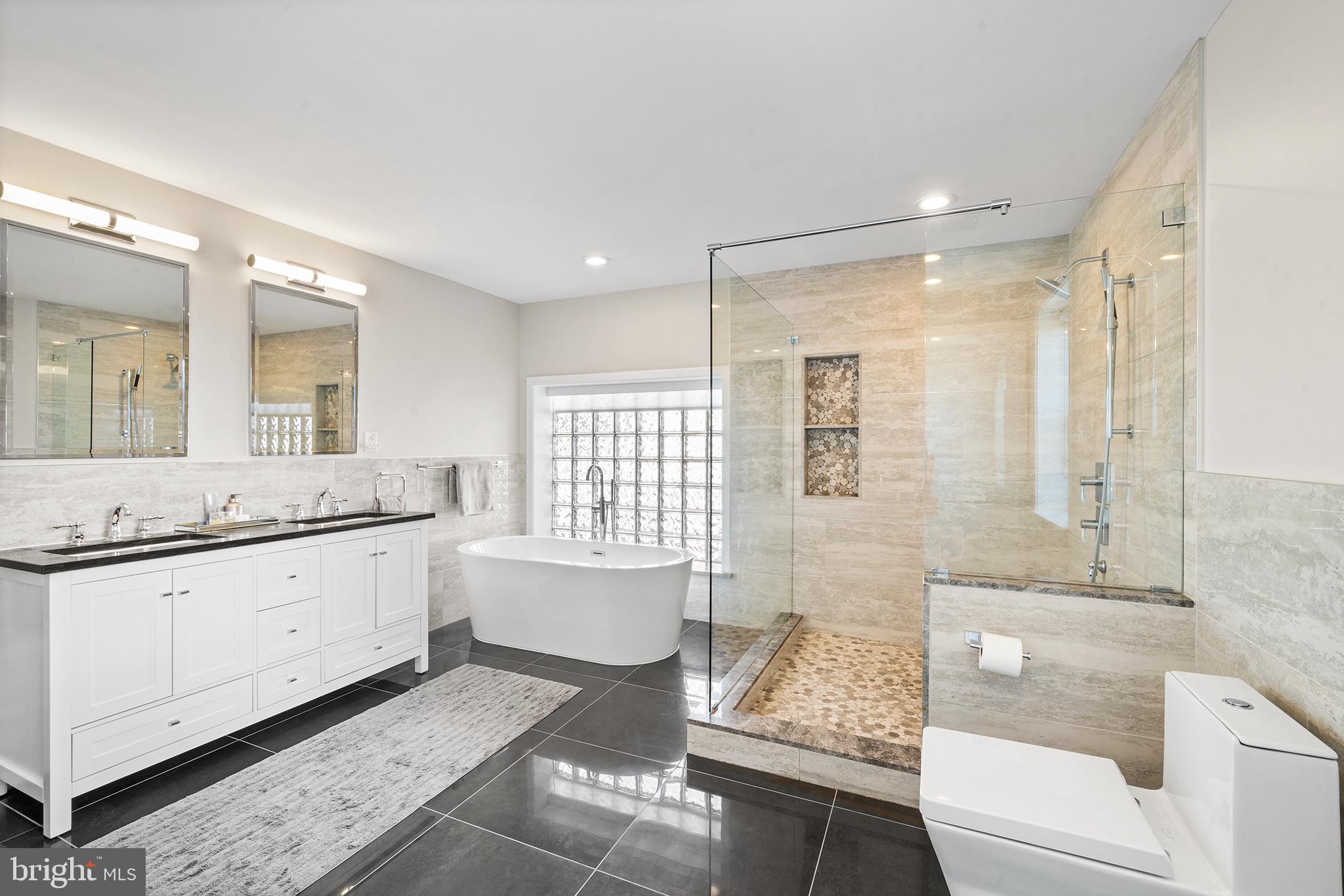 BELLA VISTA - Residential