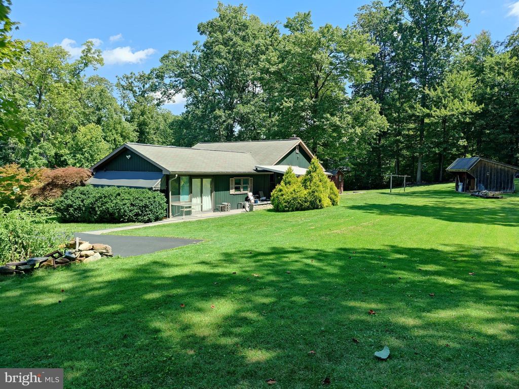 Photo of 4 FERNWOOD DR, PARADISE, PA 17562 (MLS # PALA2025066)