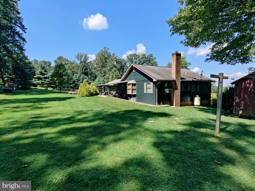 Photo of 4 FERNWOOD DR, PARADISE, PA 17562 (MLS # PALA2025066)