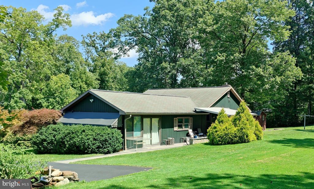 Photo of 4 FERNWOOD DR, PARADISE, PA 17562 (MLS # PALA2025066)