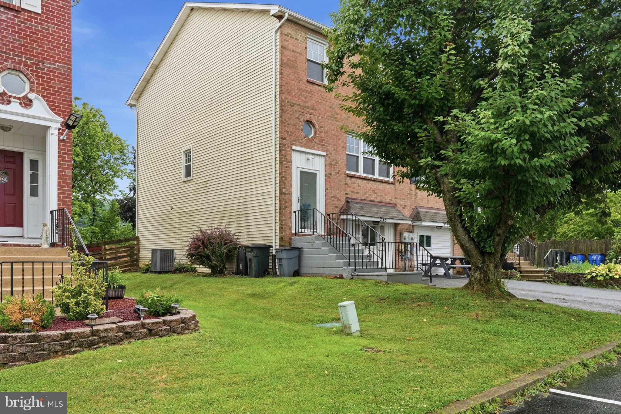 236 VISTA DRIVE