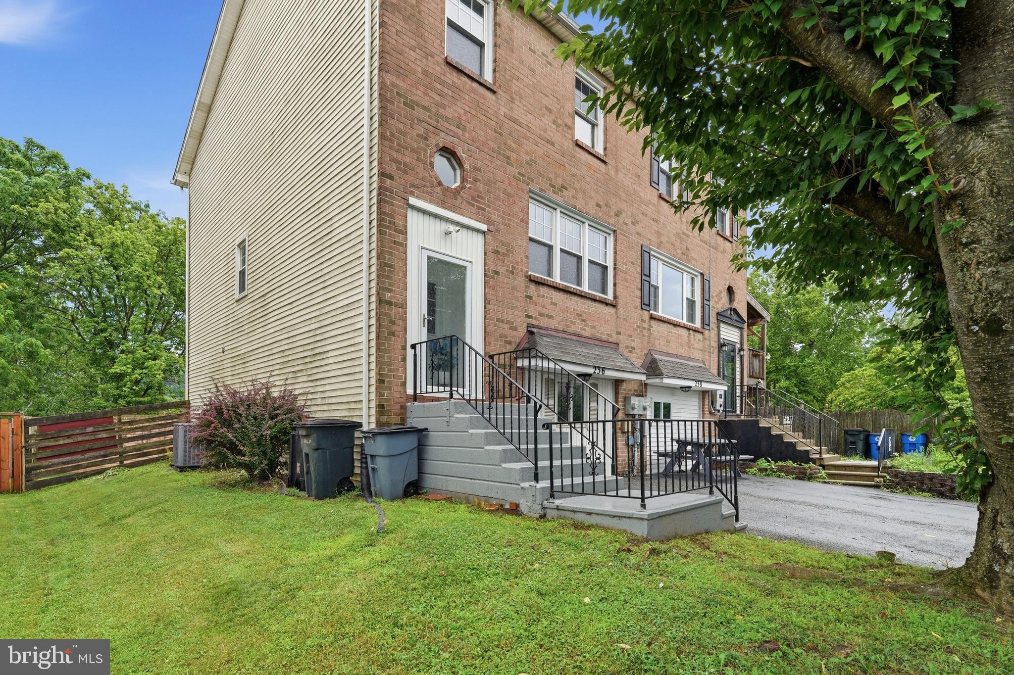 236 VISTA DRIVE