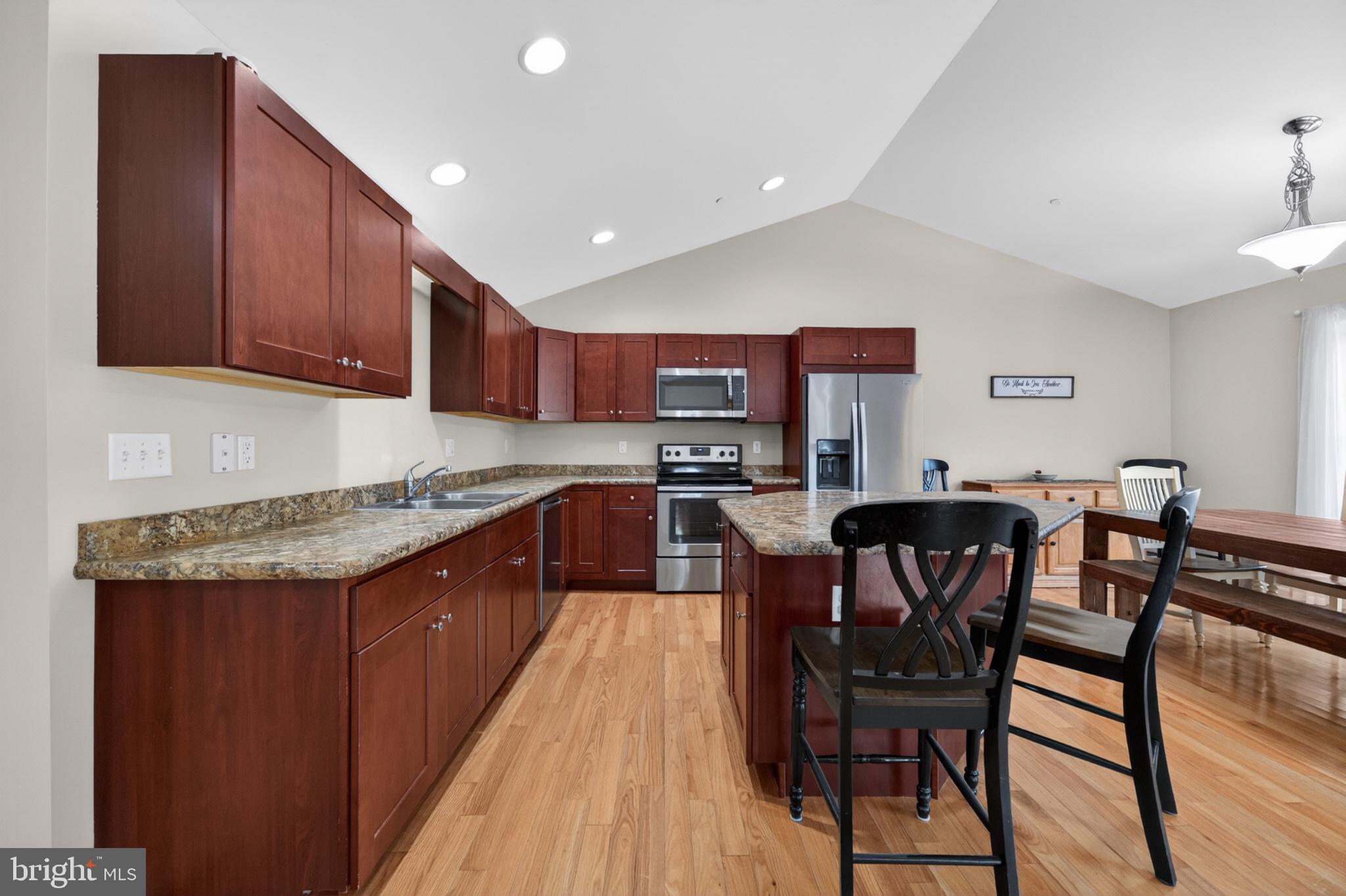 MAGNOLIA HILL - Residential