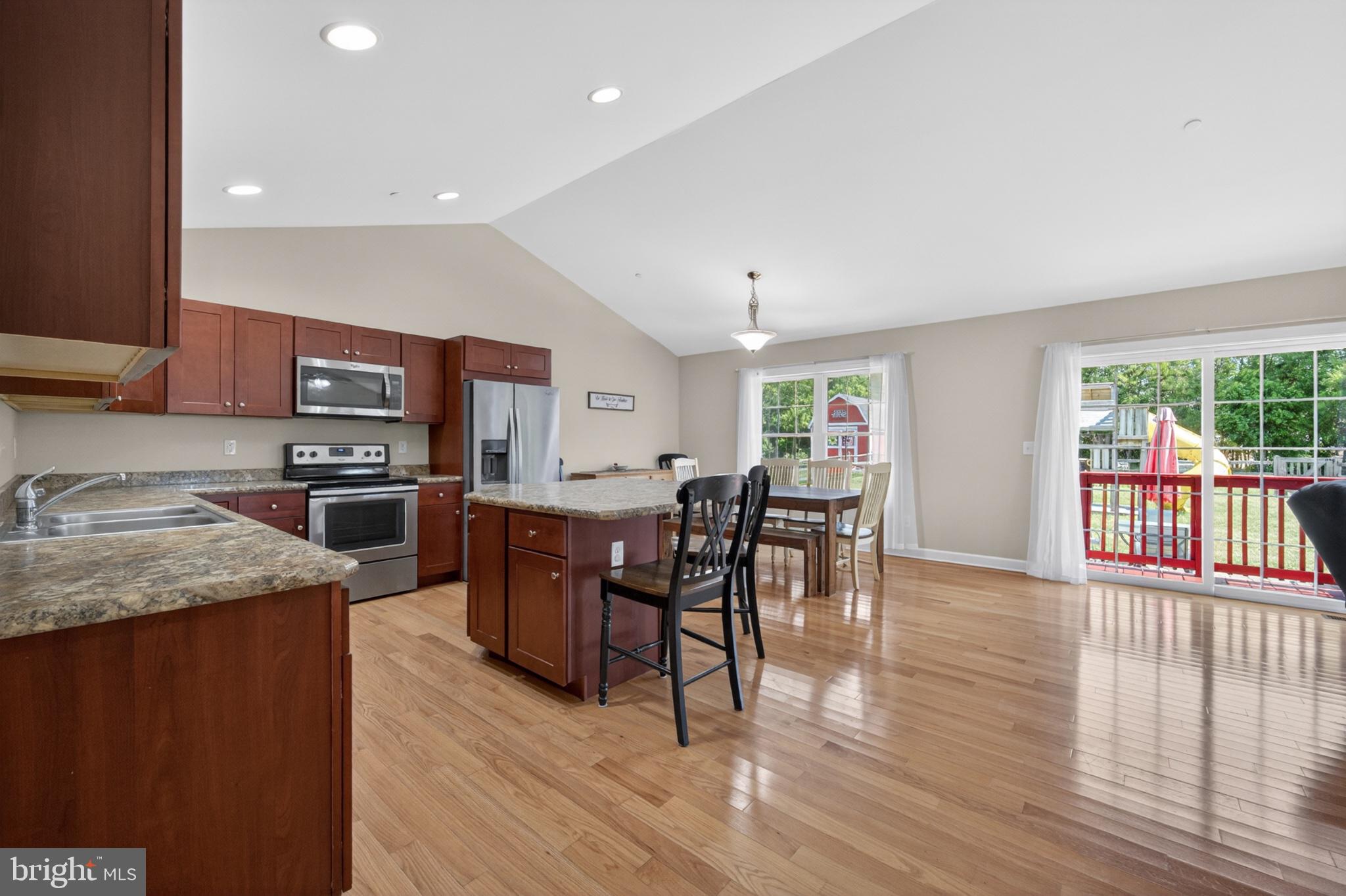 MAGNOLIA HILL - Residential