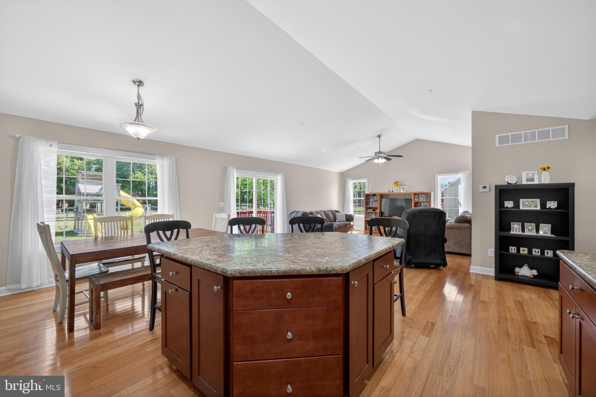 MAGNOLIA HILL - Residential