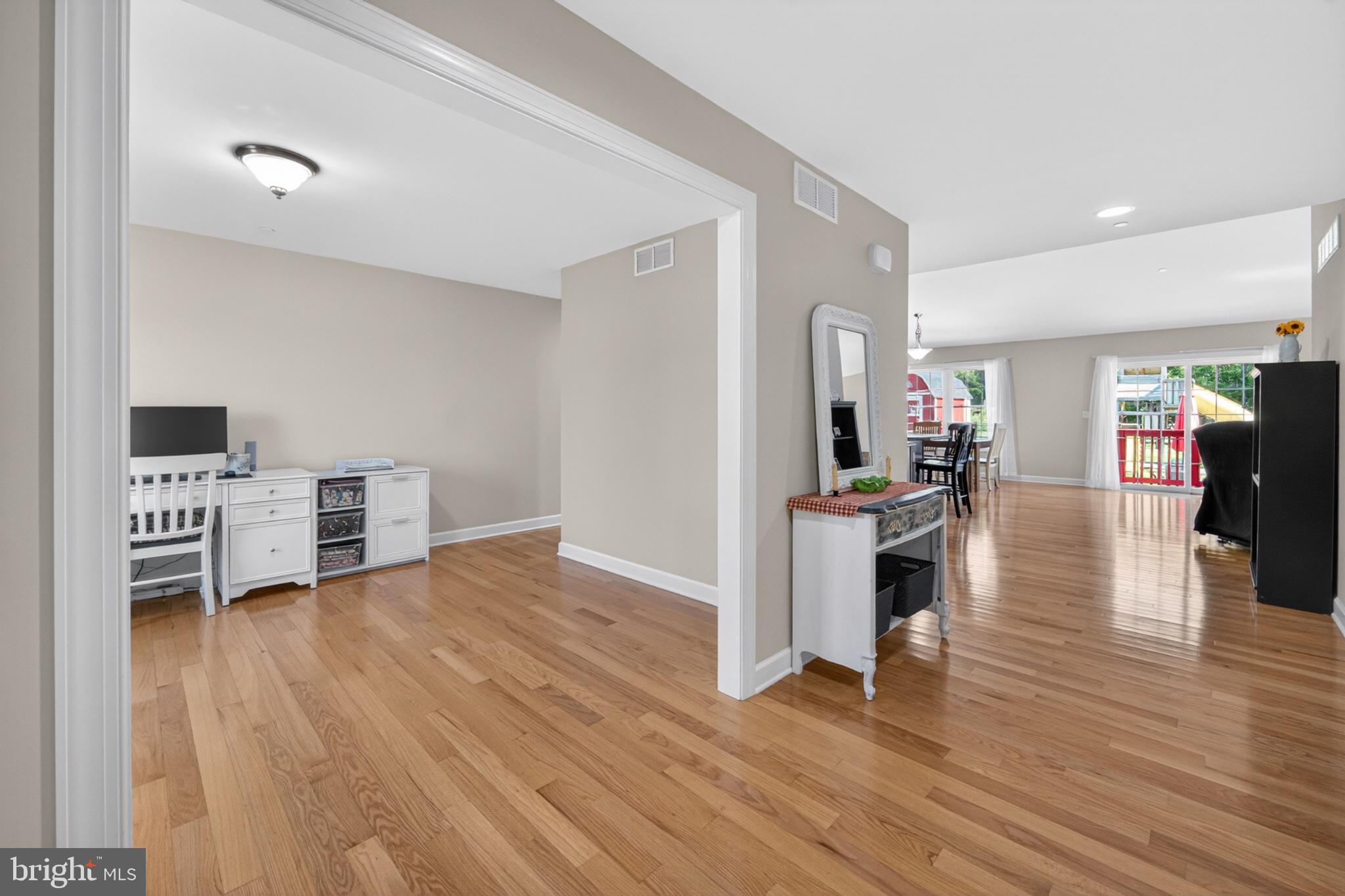 MAGNOLIA HILL - Residential