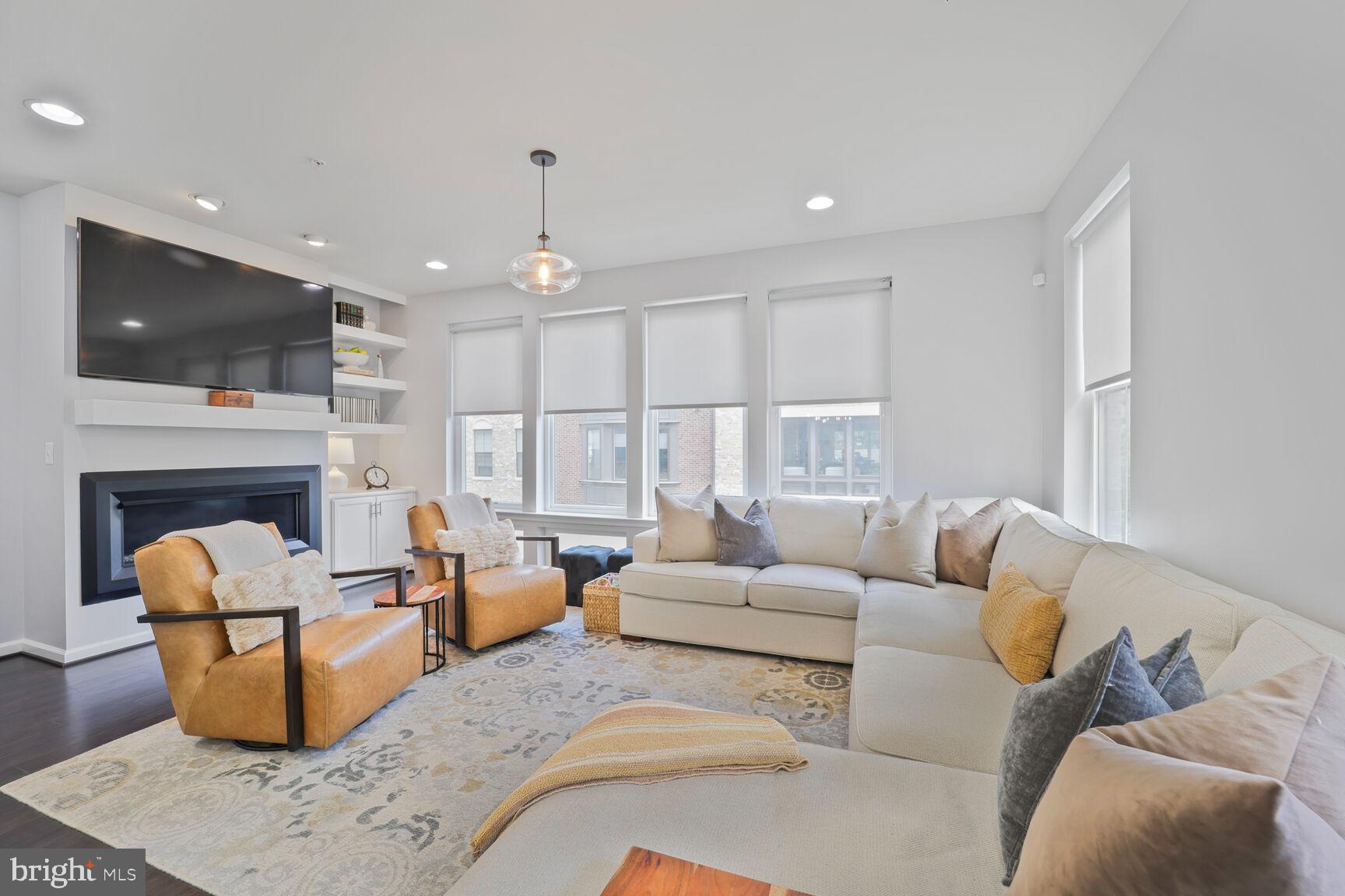 515 RIVERSAIL LANE 430