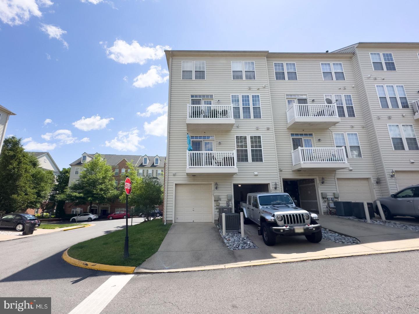 2483 EASTBOURNE DRIVE