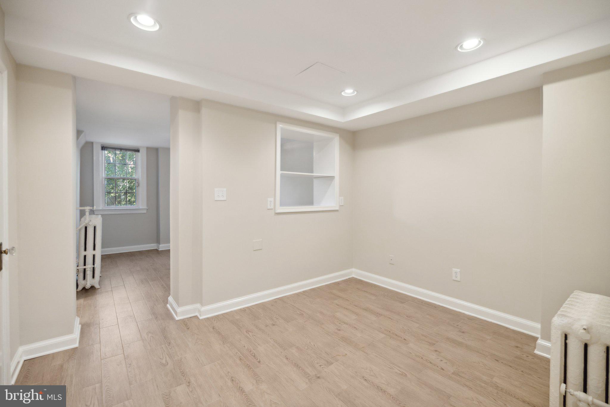 WOODLEY PARK - Residential