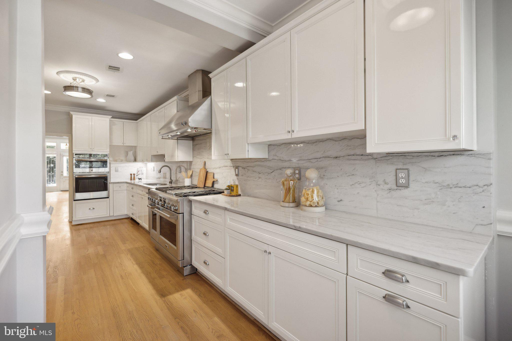 WOODLEY PARK - Residential