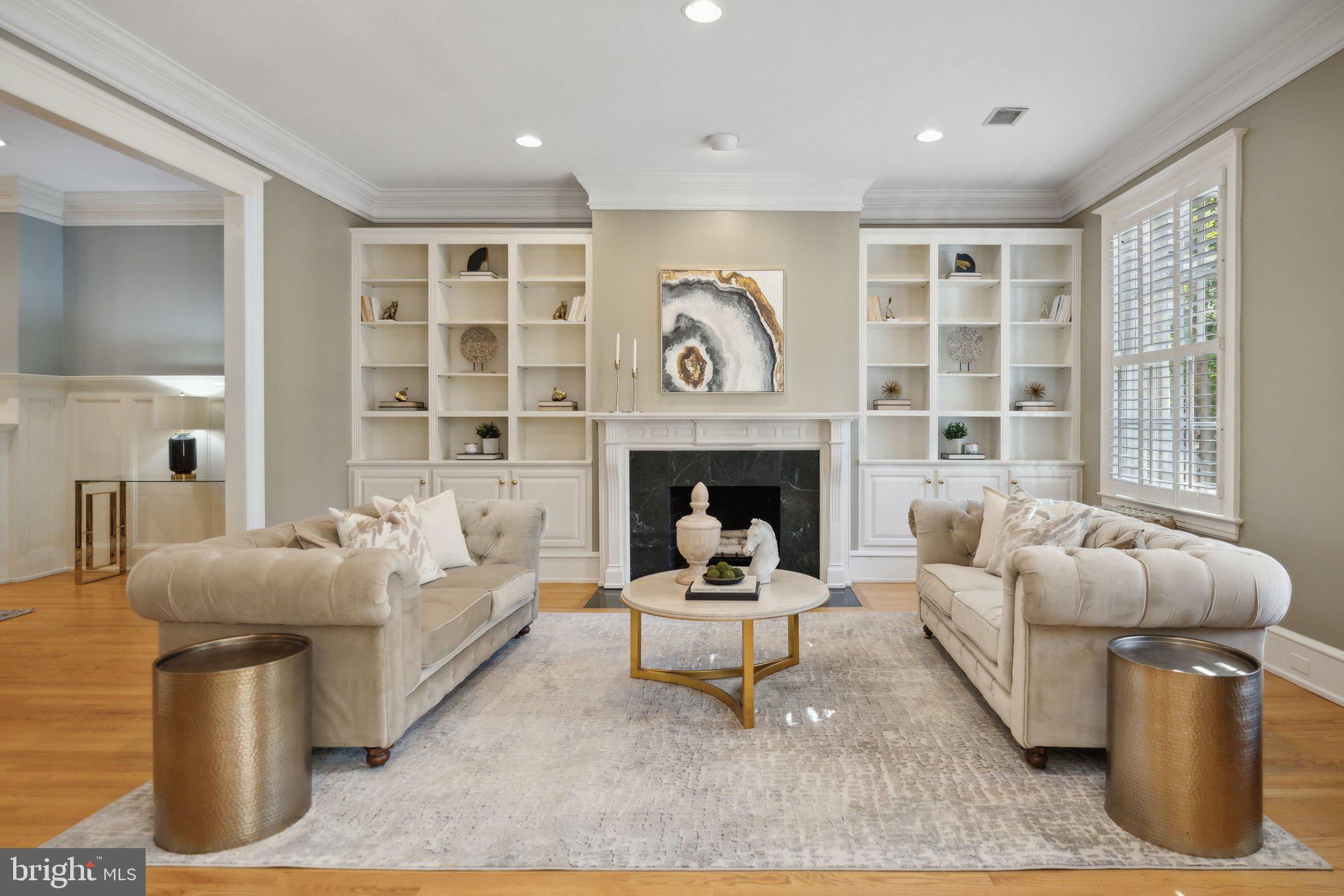 WOODLEY PARK - Residential