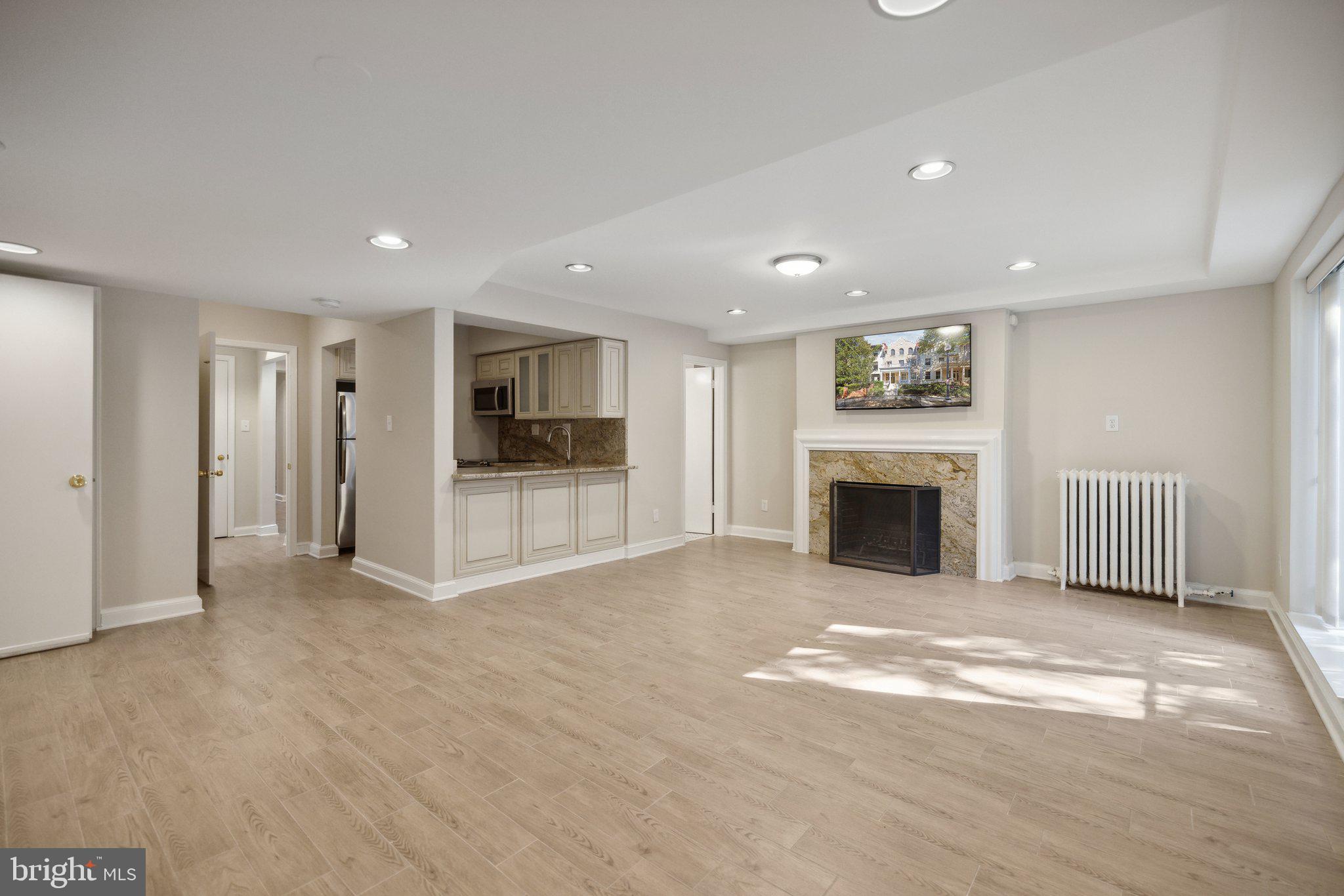 WOODLEY PARK - Residential