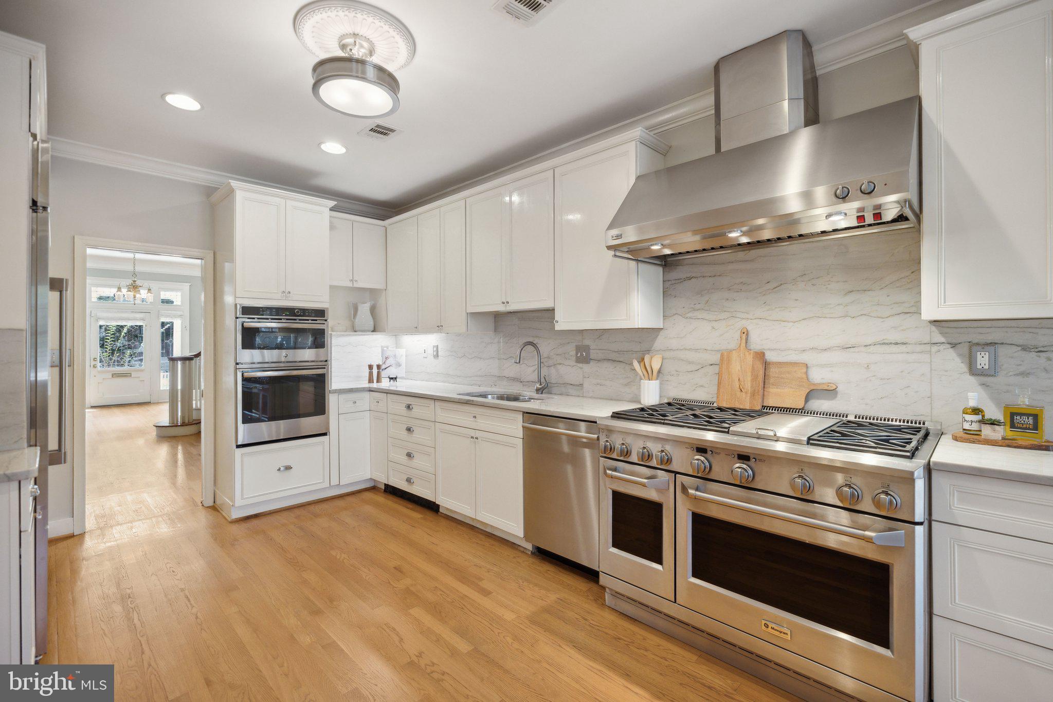 WOODLEY PARK - Residential