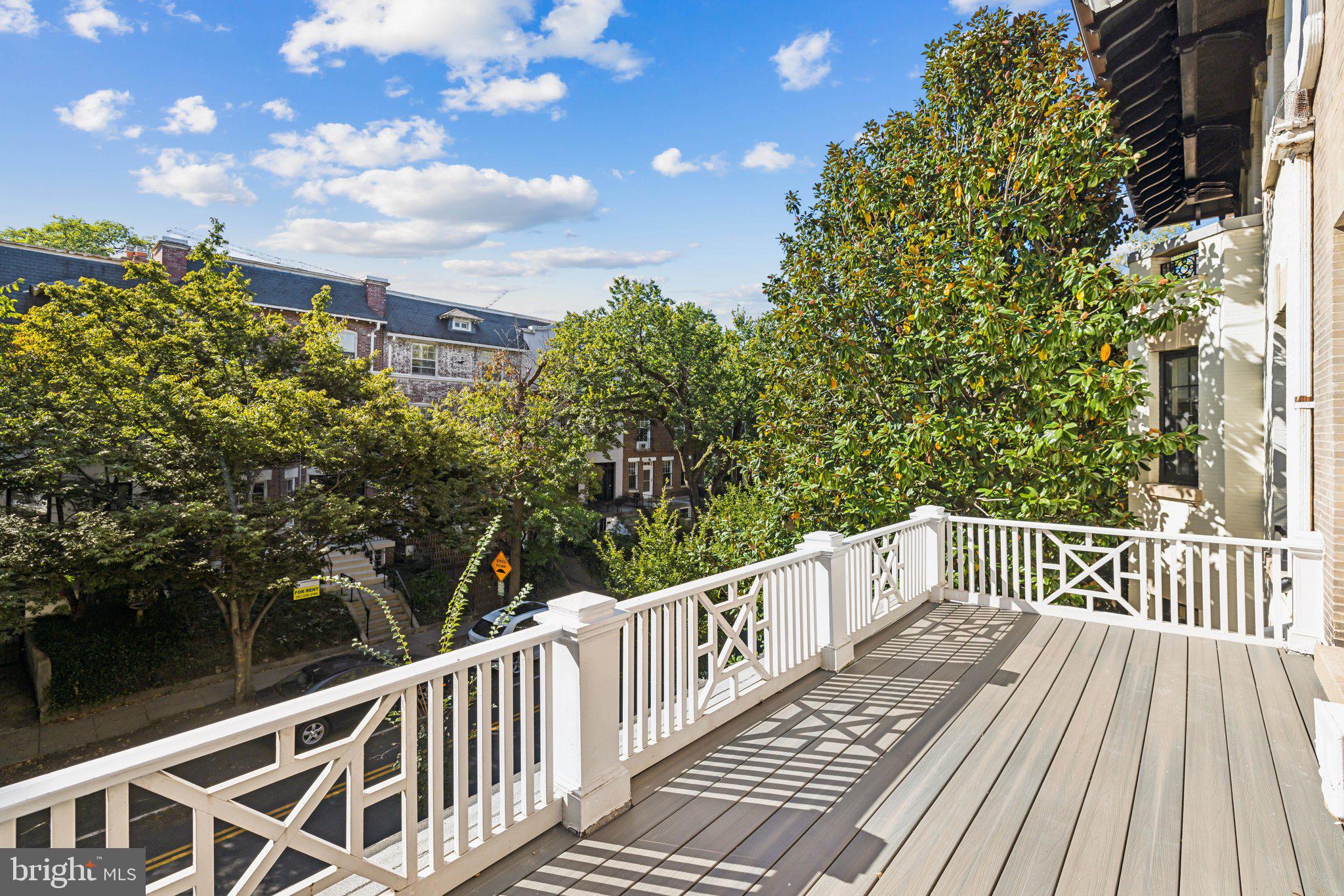 WOODLEY PARK - Residential