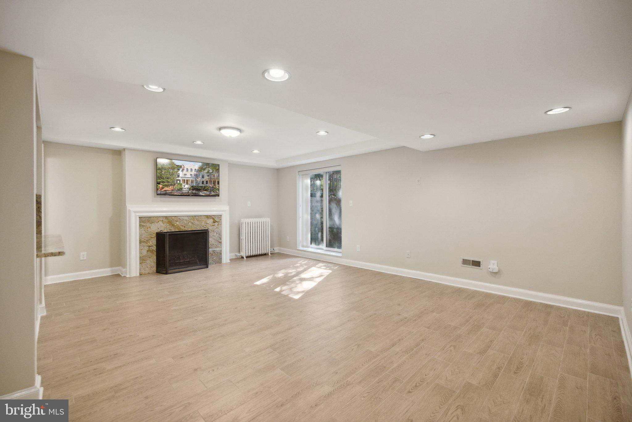 WOODLEY PARK - Residential