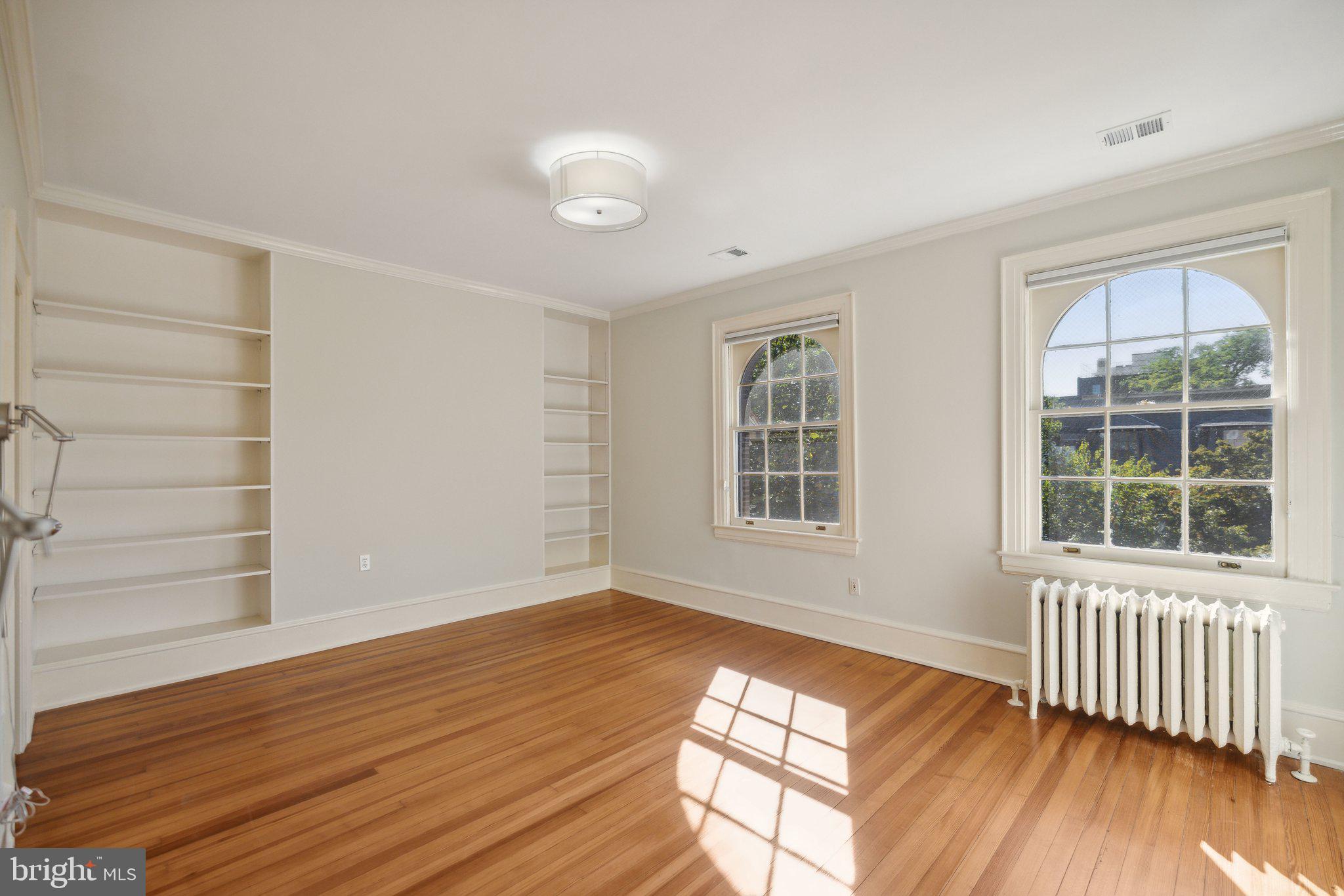 WOODLEY PARK - Residential