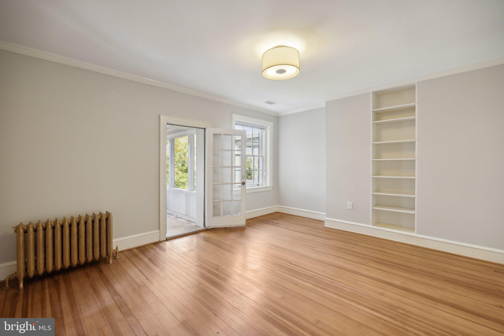 WOODLEY PARK - Residential