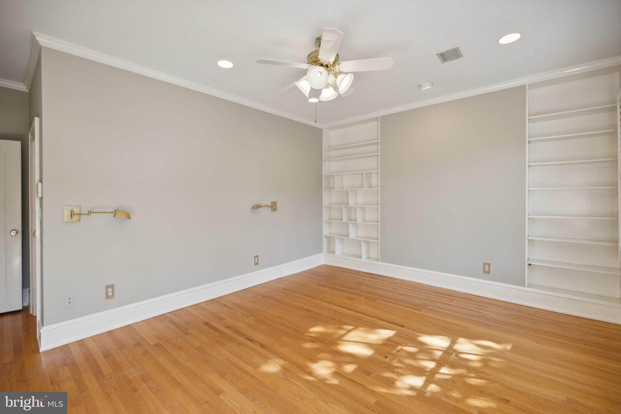 WOODLEY PARK - Residential