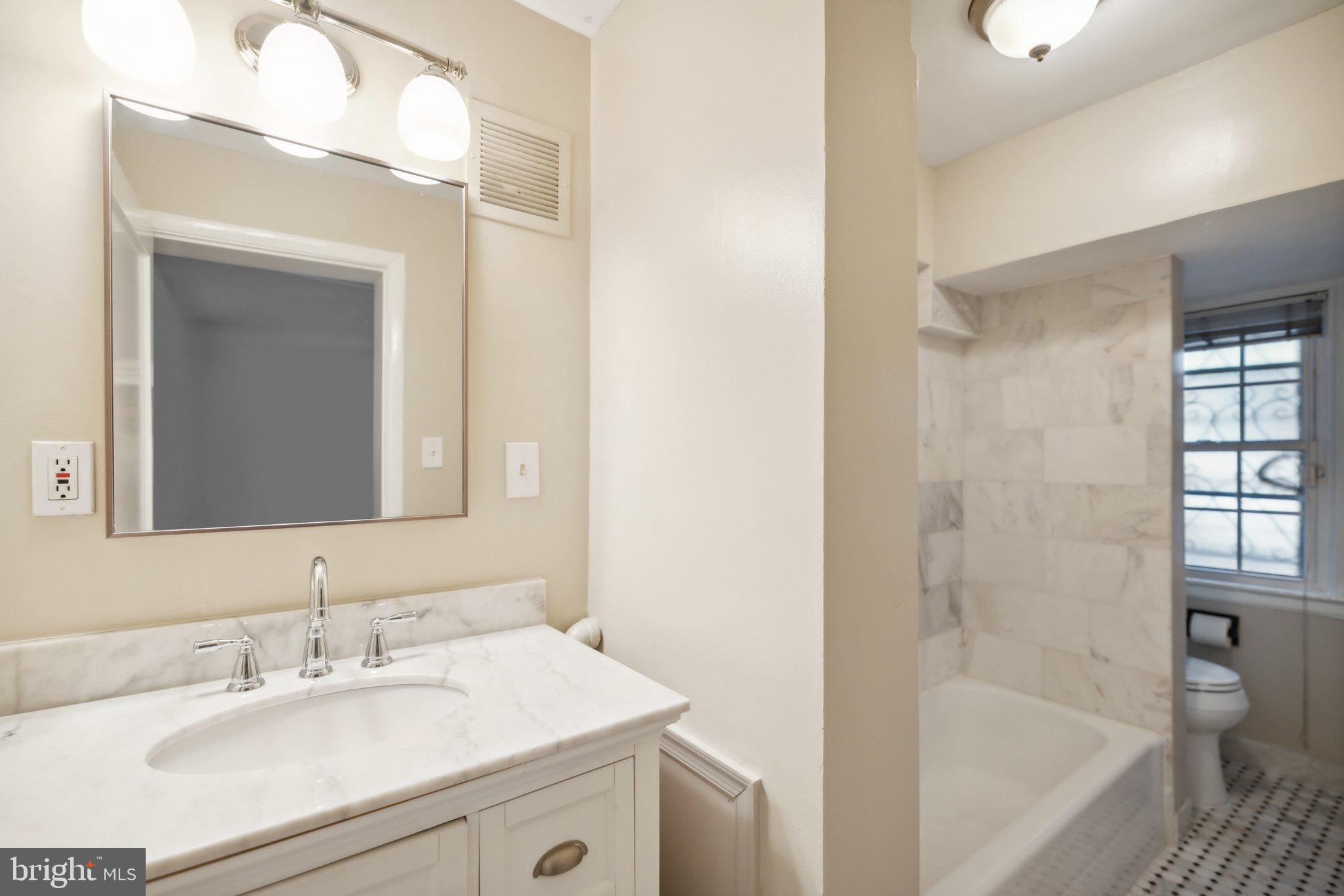 WOODLEY PARK - Residential