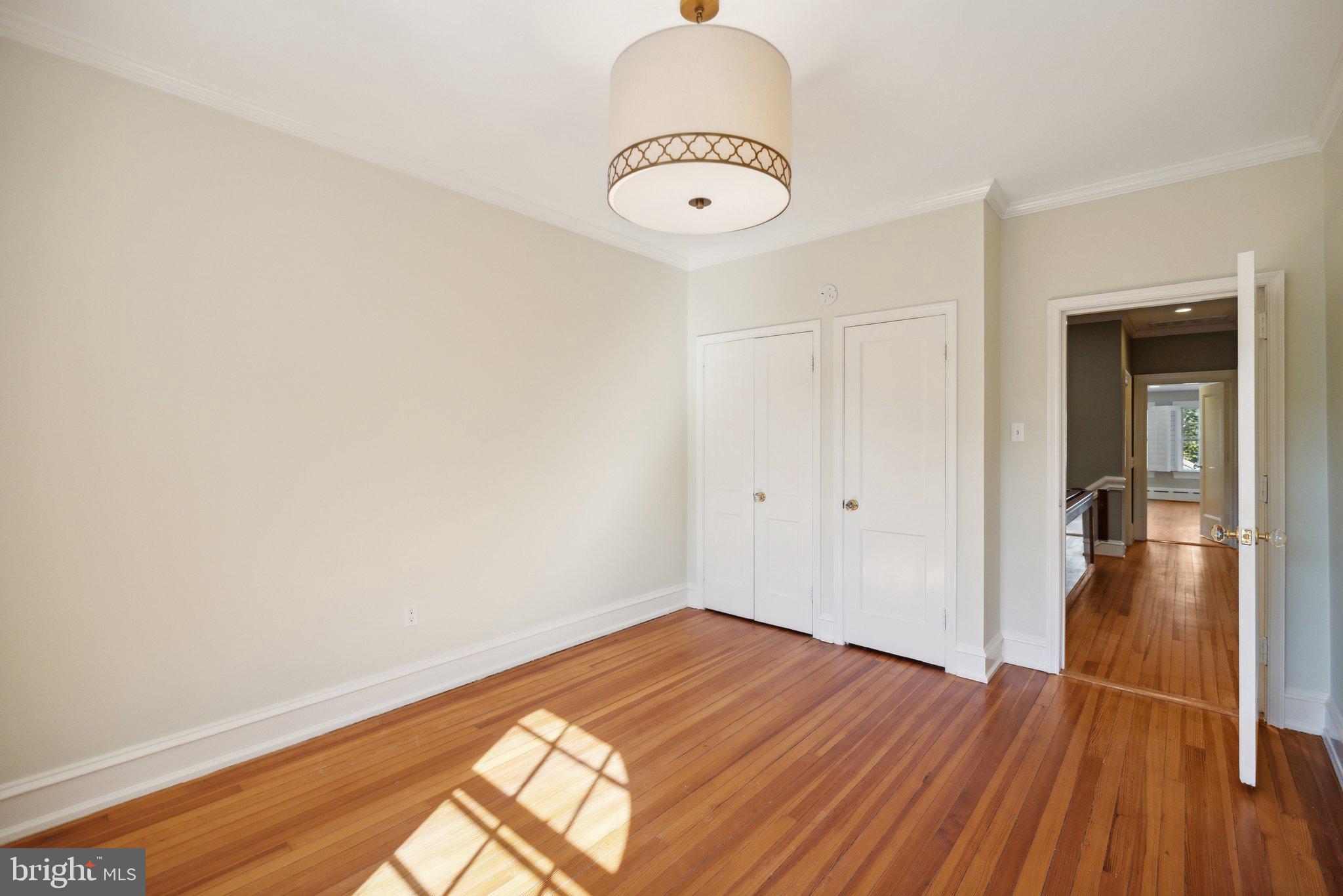 WOODLEY PARK - Residential