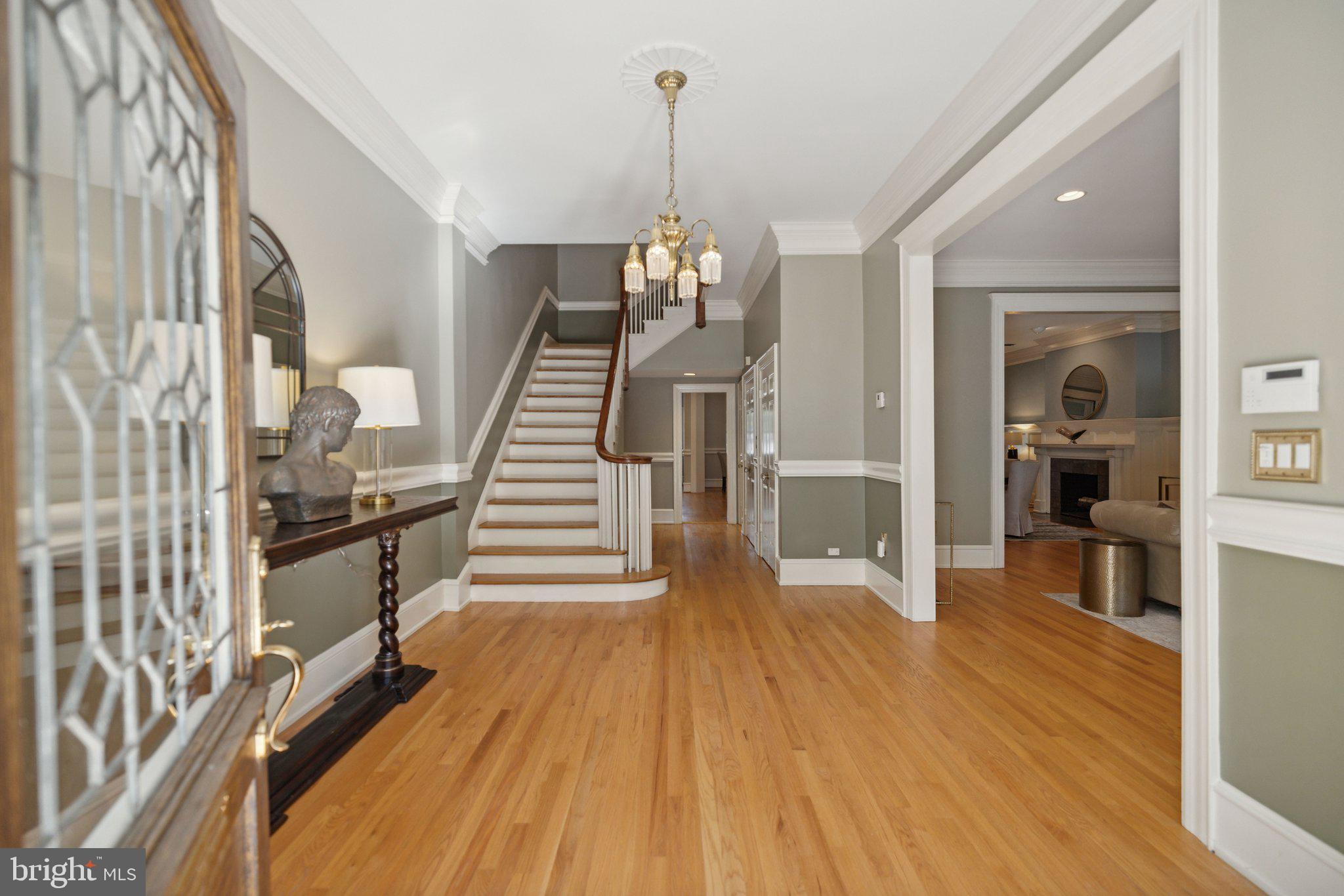 WOODLEY PARK - Residential