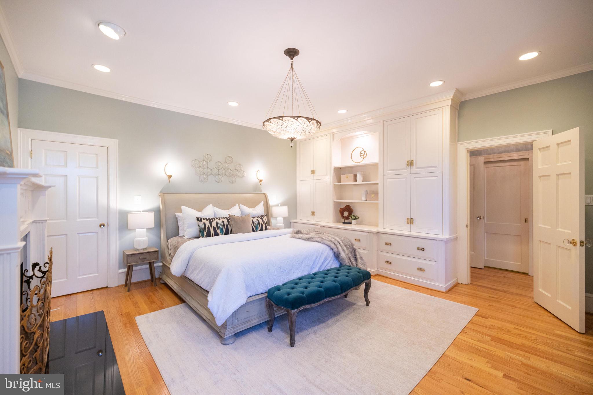 WOODLEY PARK - Residential