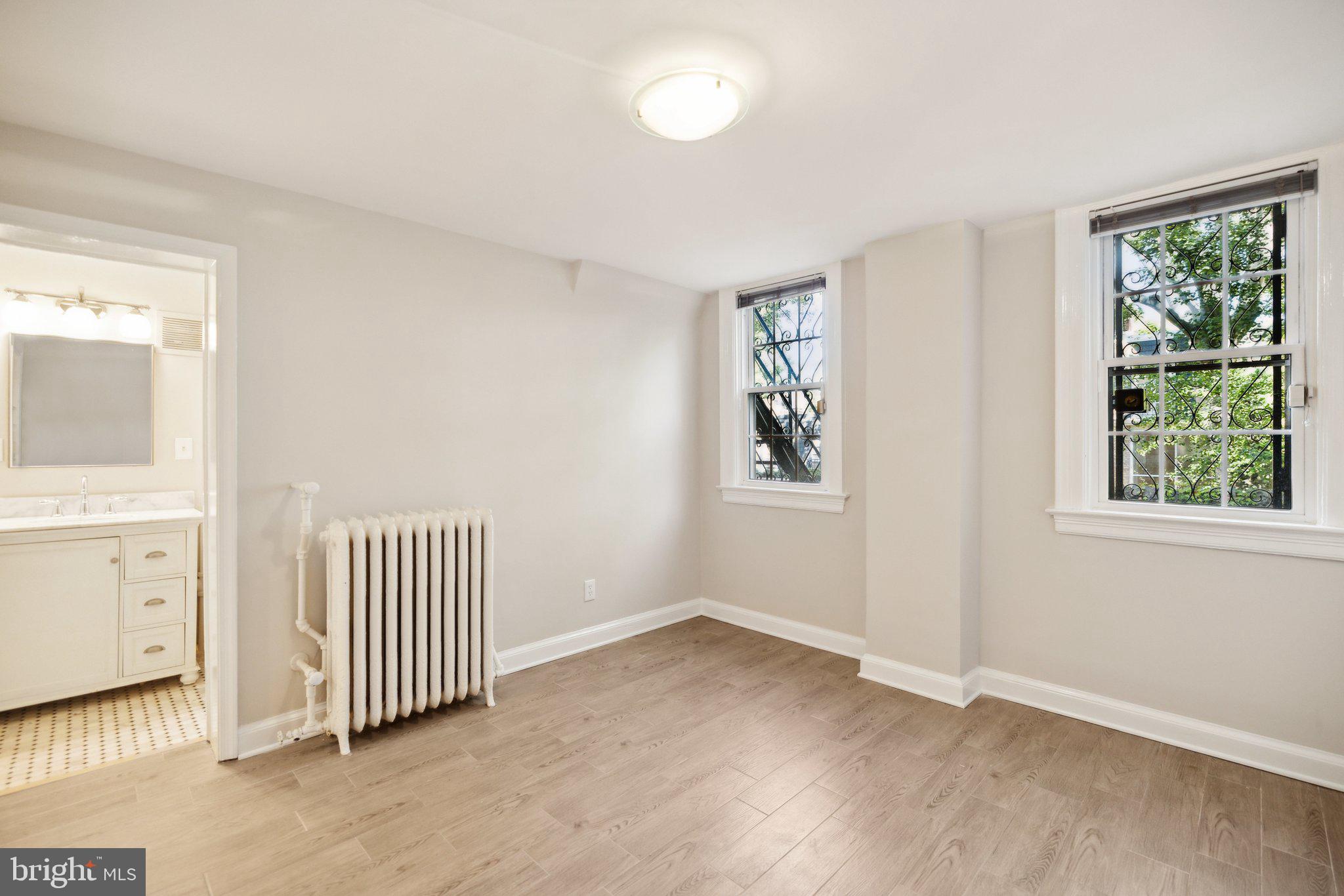 WOODLEY PARK - Residential