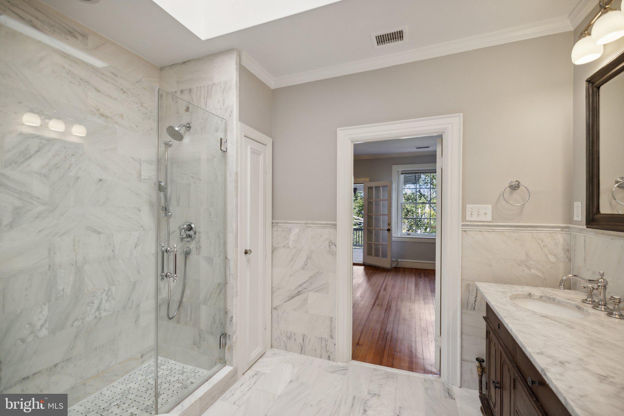 WOODLEY PARK - Residential