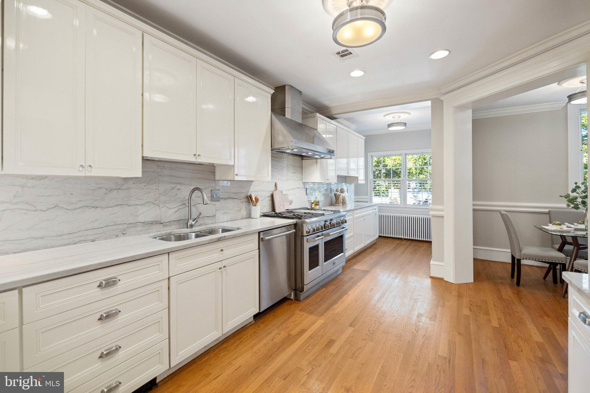 WOODLEY PARK - Residential