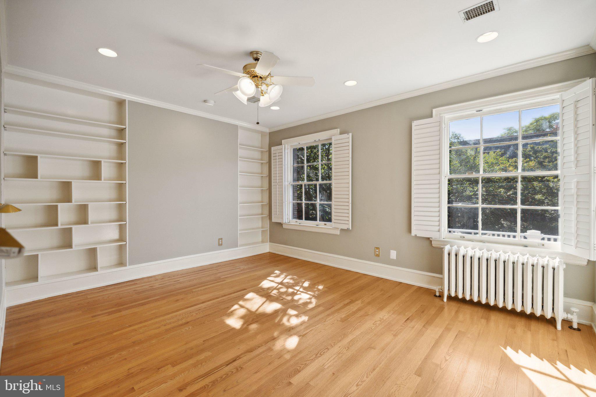 WOODLEY PARK - Residential