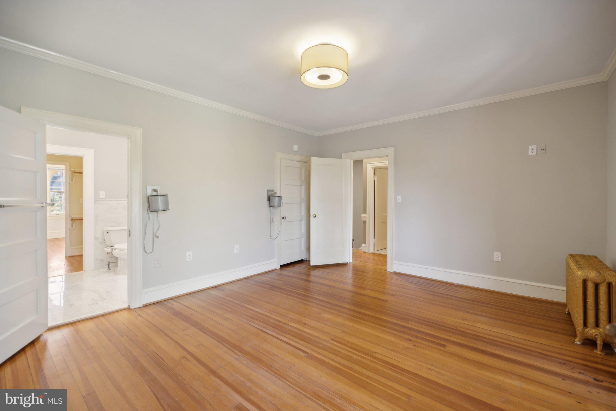 WOODLEY PARK - Residential