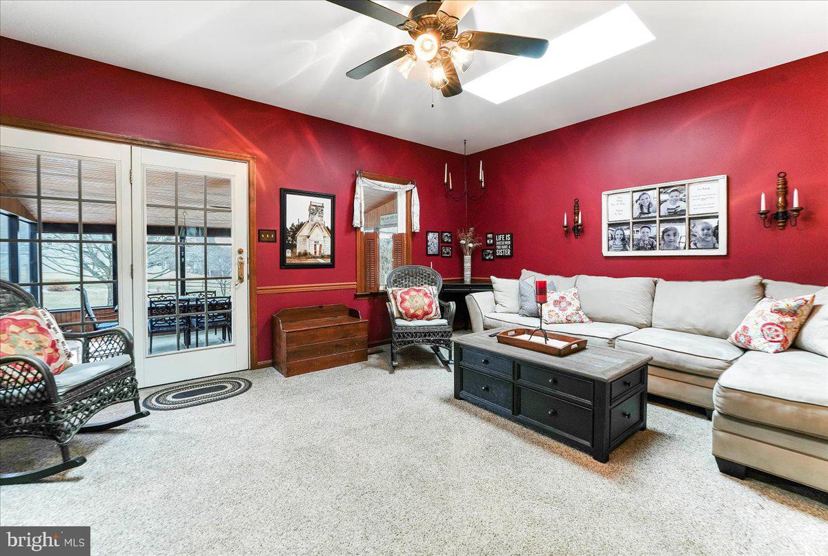 WALNUT GROVE - Residential