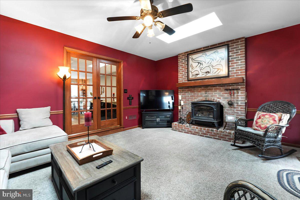 WALNUT GROVE - Residential