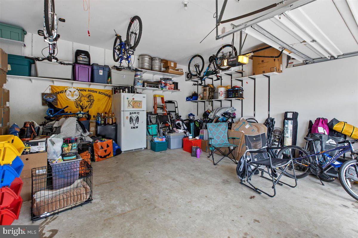 BEACHWOOD ESTATES - Residential