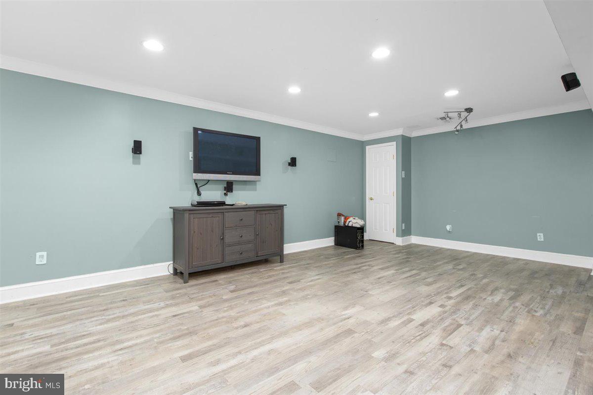 BEACHWOOD ESTATES - Residential