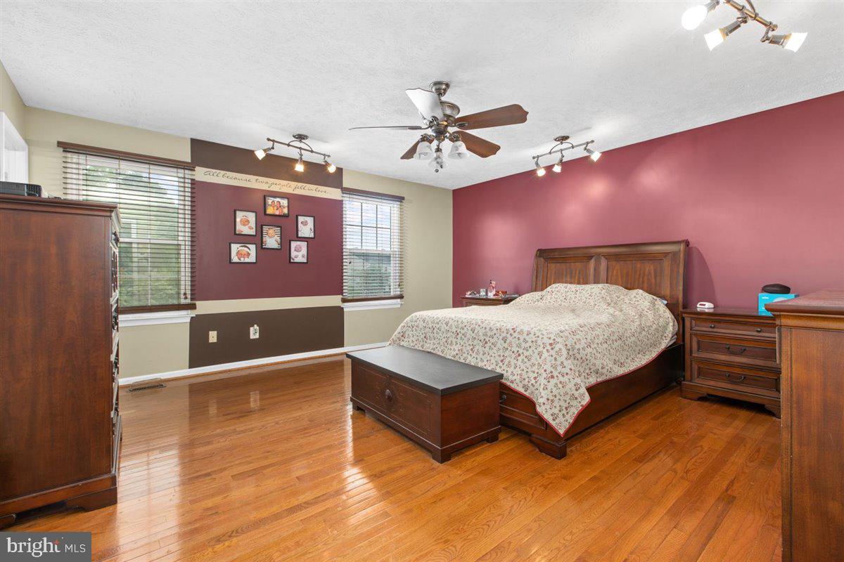 BEACHWOOD ESTATES - Residential