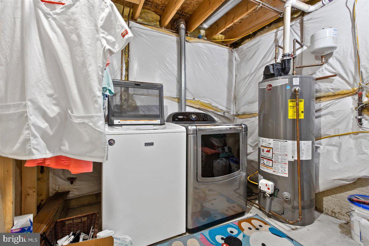 BEACHWOOD ESTATES - Residential