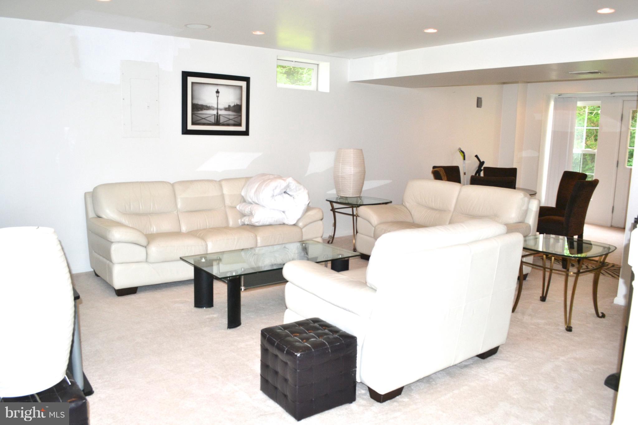 SOUTH RIDING - Residential Lease