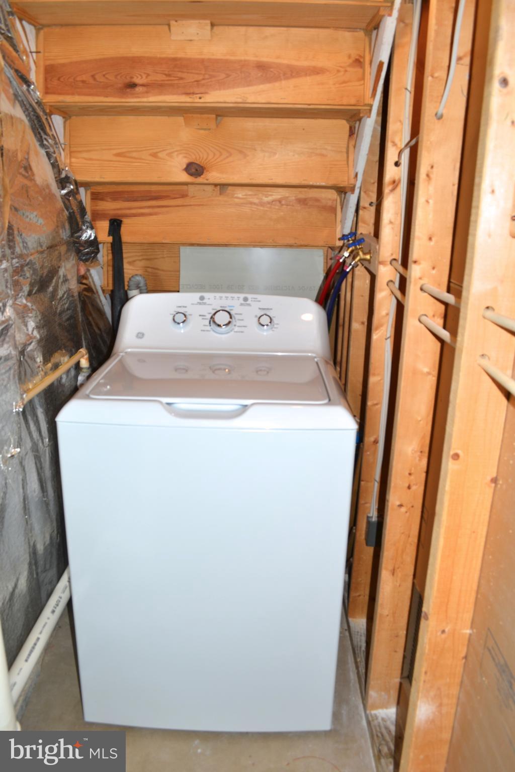 SOUTH RIDING - Residential Lease