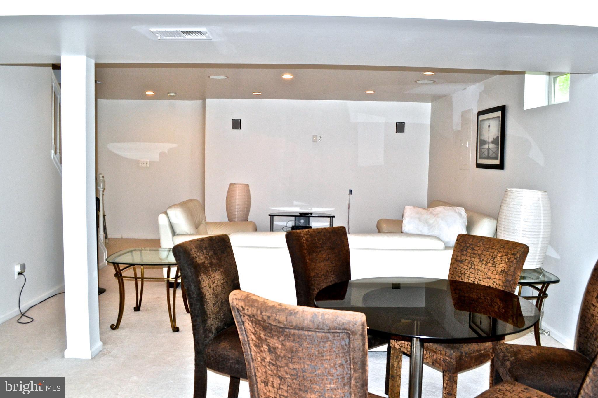 SOUTH RIDING - Residential Lease