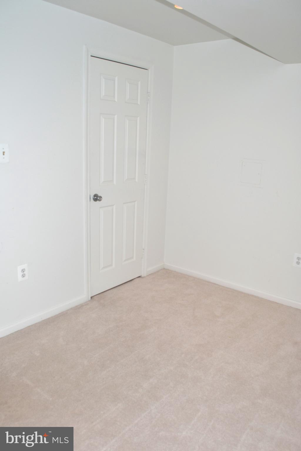 SOUTH RIDING - Residential Lease