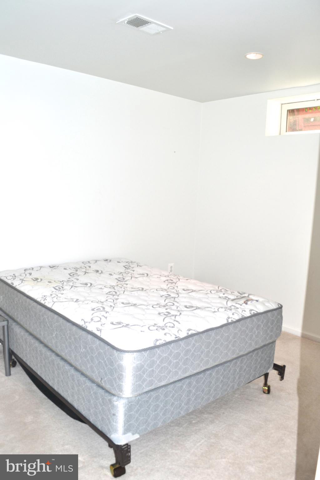 SOUTH RIDING - Residential Lease