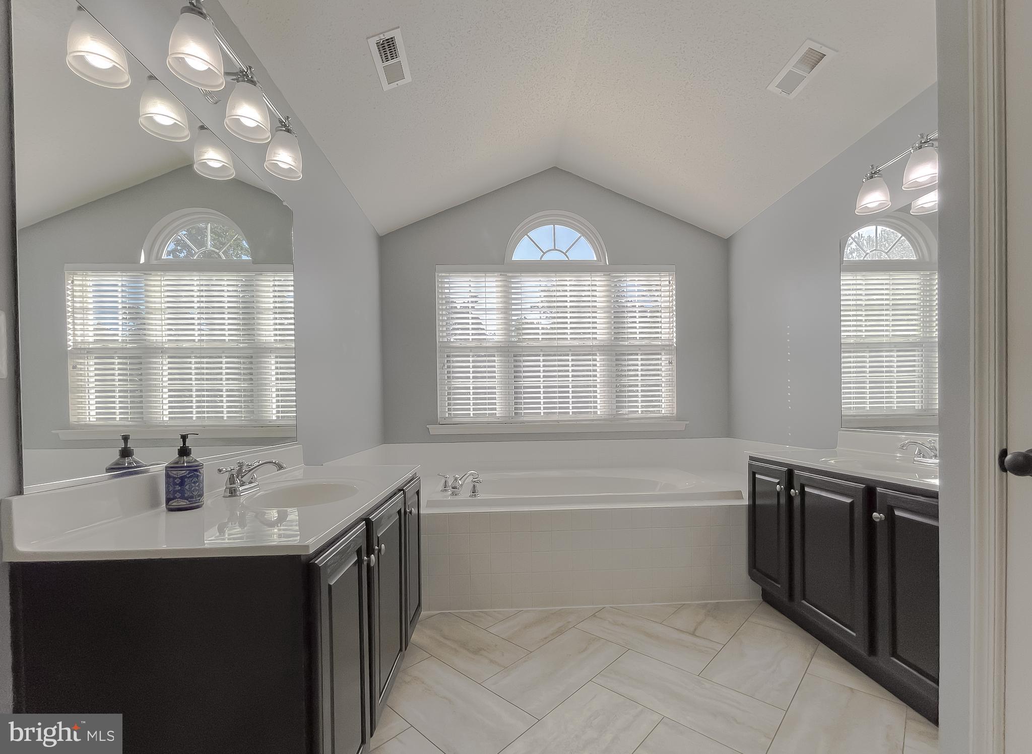 NEWTON MANOR - Residential